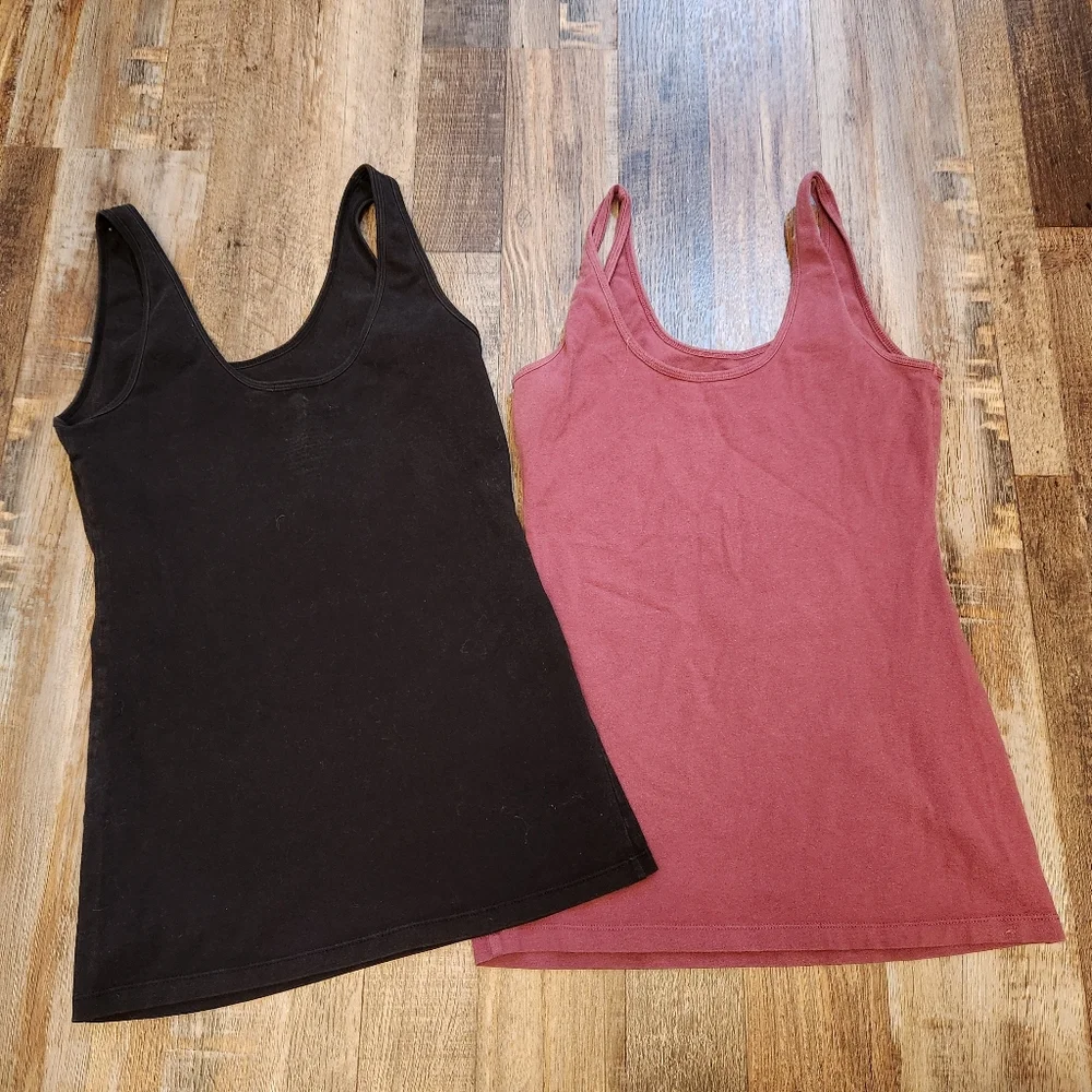 Set Of Two Maurices Tank Tops - Black And Maroon Size Small - Picture 2 of 4